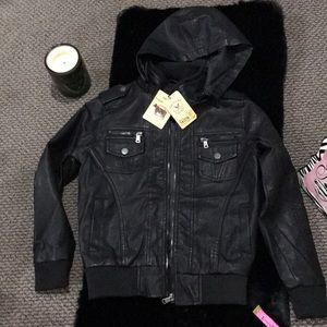 NWT AWSOME VEGAN Leather bomber coat !!FINAL $$